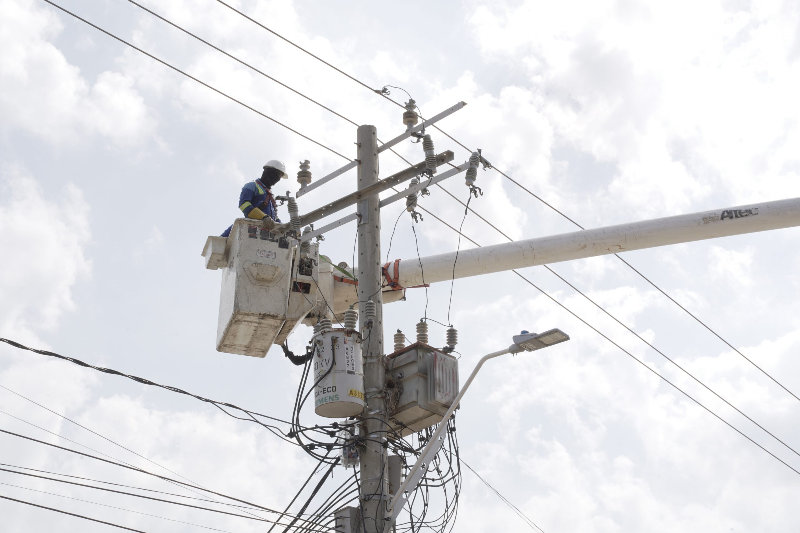 Instalarán nuevas redes eléctricas en sectores de Barlovento y Barrio ...
